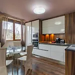 Апартамент Cosy Luxury Flat In The Centrum- 90sqm - 3 Rooms. Варна