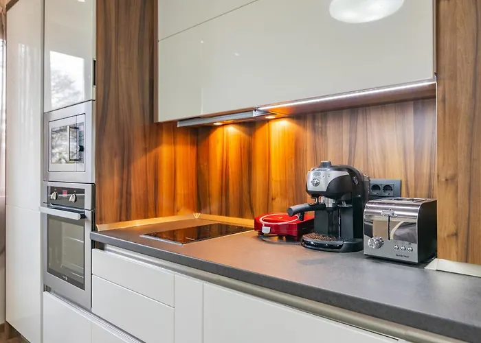 Cosy Luxury Flat In The Centrum- 90sqm - 3 Rooms. شقة