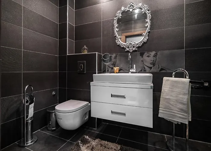 شقة Cosy Luxury Flat In The Centrum- 90sqm - 3 Rooms. فارنا