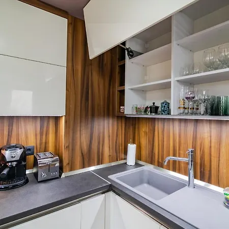 Lägenhet Cosy Luxury Flat In The Centrum- 90sqm - 3 Rooms. Varna